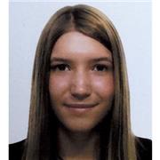 Studentessa che si è laureata a Londra dà ripetizioni di inglese